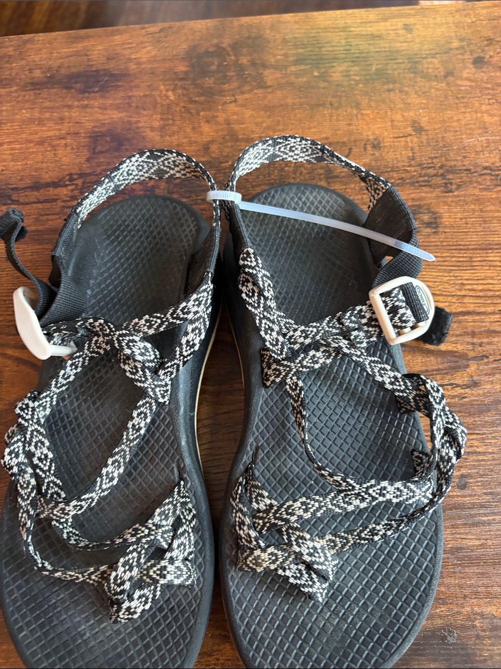 Chaco Women's Black & White Woven Strap Sandals Size 7 - Picture 6 of 8